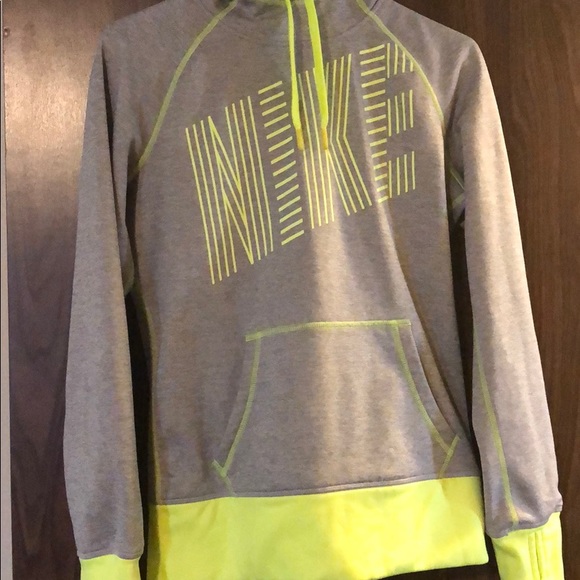 Women’s Nike Hoodie - Picture 1 of 3